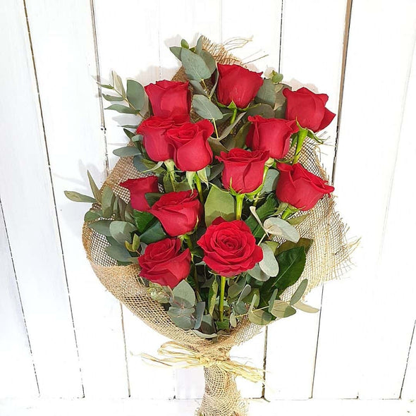 Ethical Deluxe 12 Roses Valentine Day