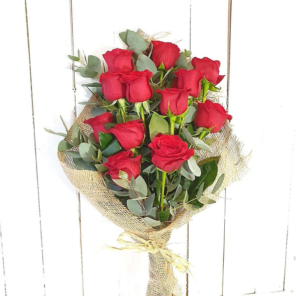 Ethical Deluxe 12 Roses Valentine Day