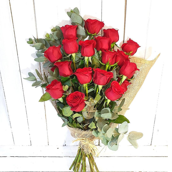 Ethical Deluxe 24 Red Roses Valentine Day